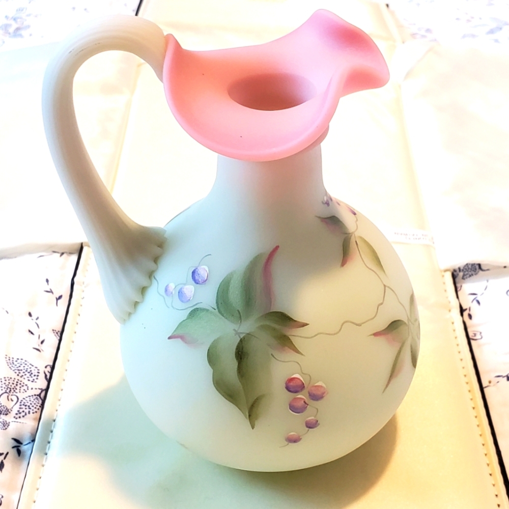FENTON VASE